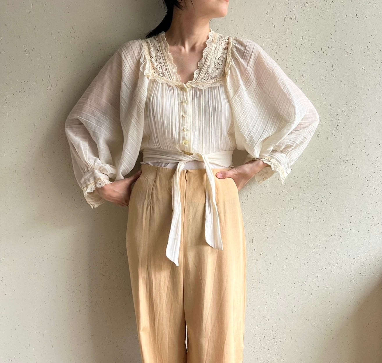 70s Lace Design Blouse