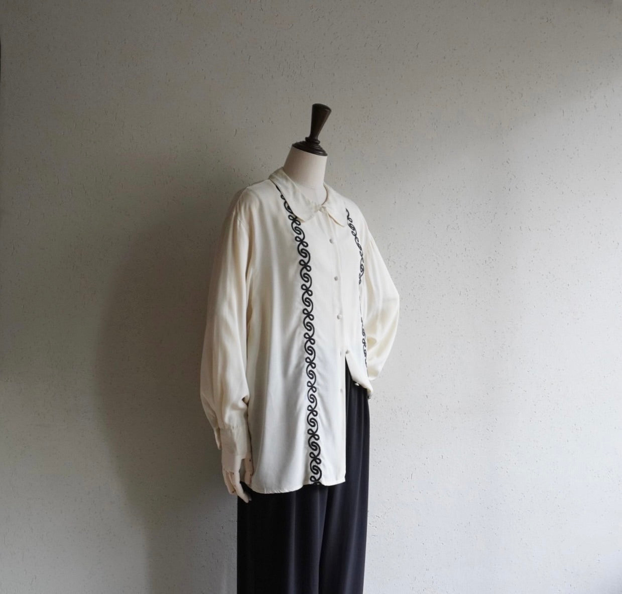 90s "cacharel"Embroidery Shirt Made in Italy