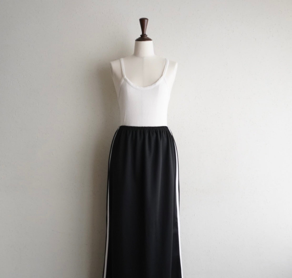 90s Side Line Skirt