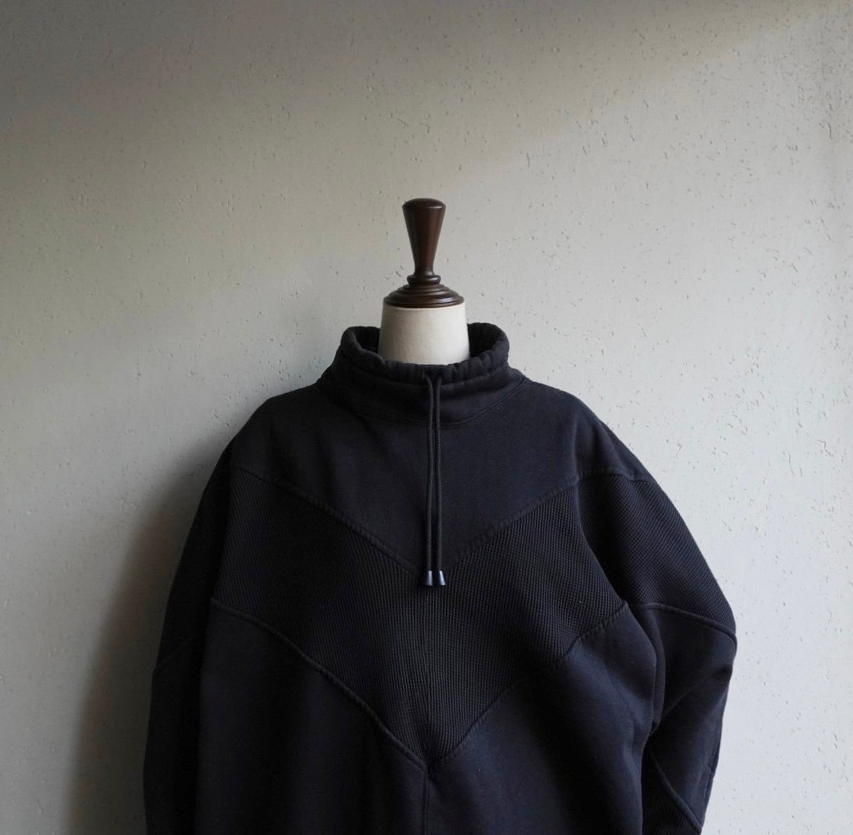 90s Design Black Sweater