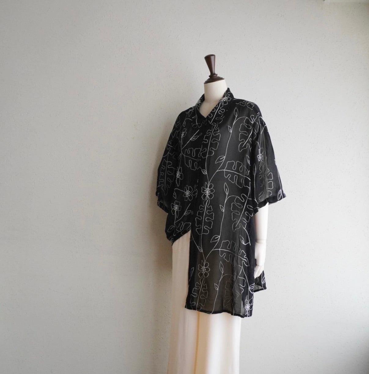90s Embroidery Sheer Shirt