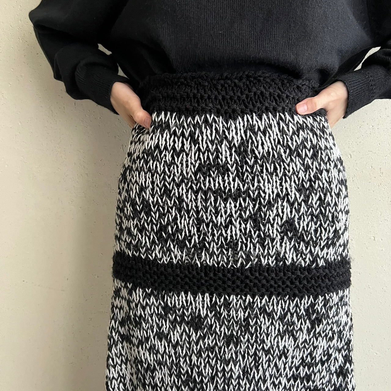 90s Black x White Knit Maxi Skirt