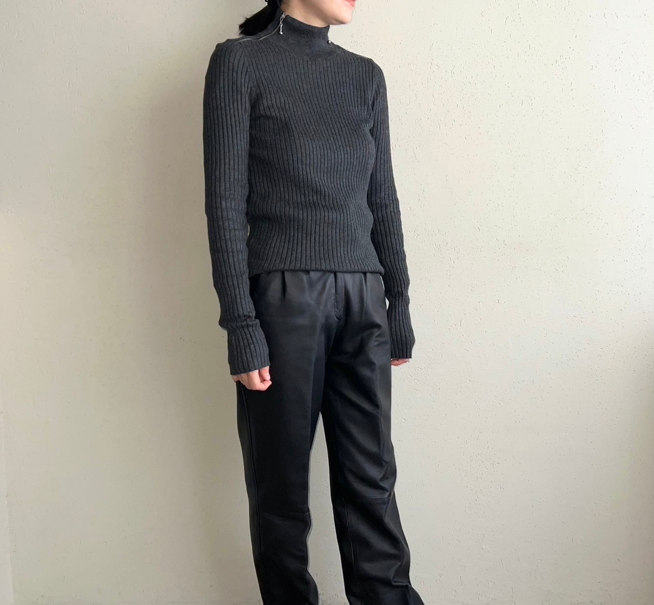 90s Zip Design Ribbed Top