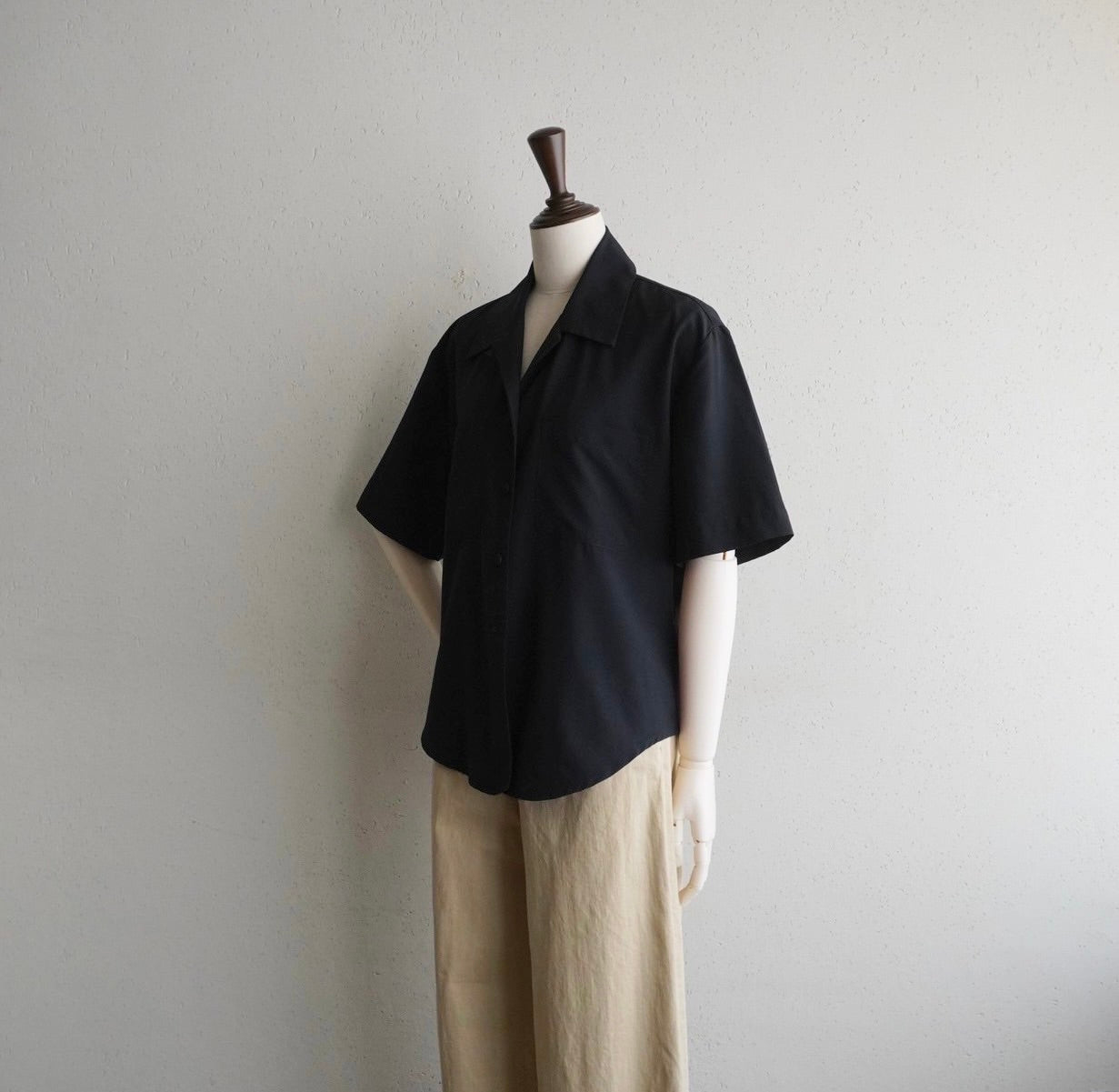 90s Black Shirt