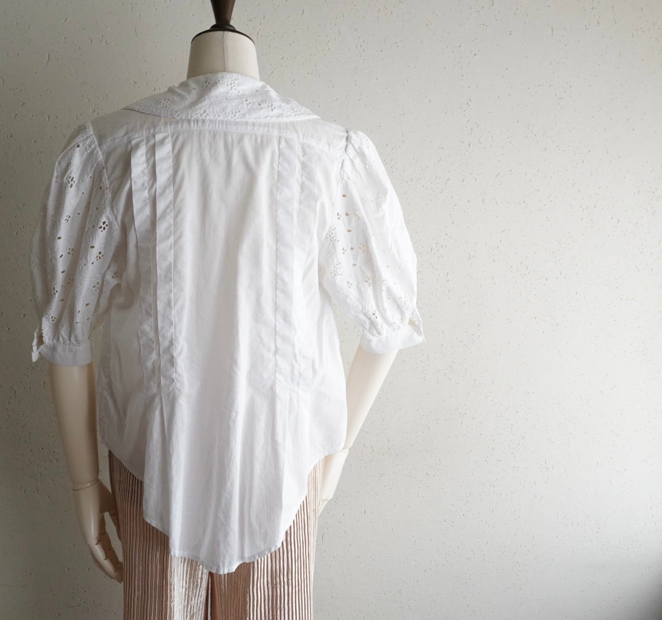 80s Lace Design Blouse