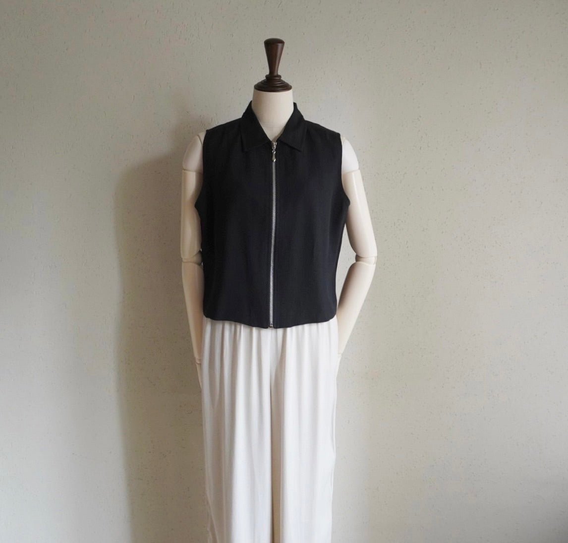 90s Sleeveless Zipped Top,Vest Made in USA