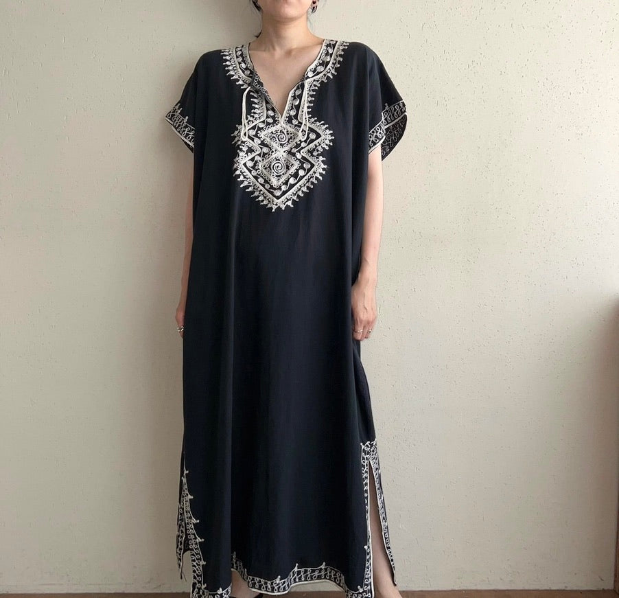 80s Embroidery Dress