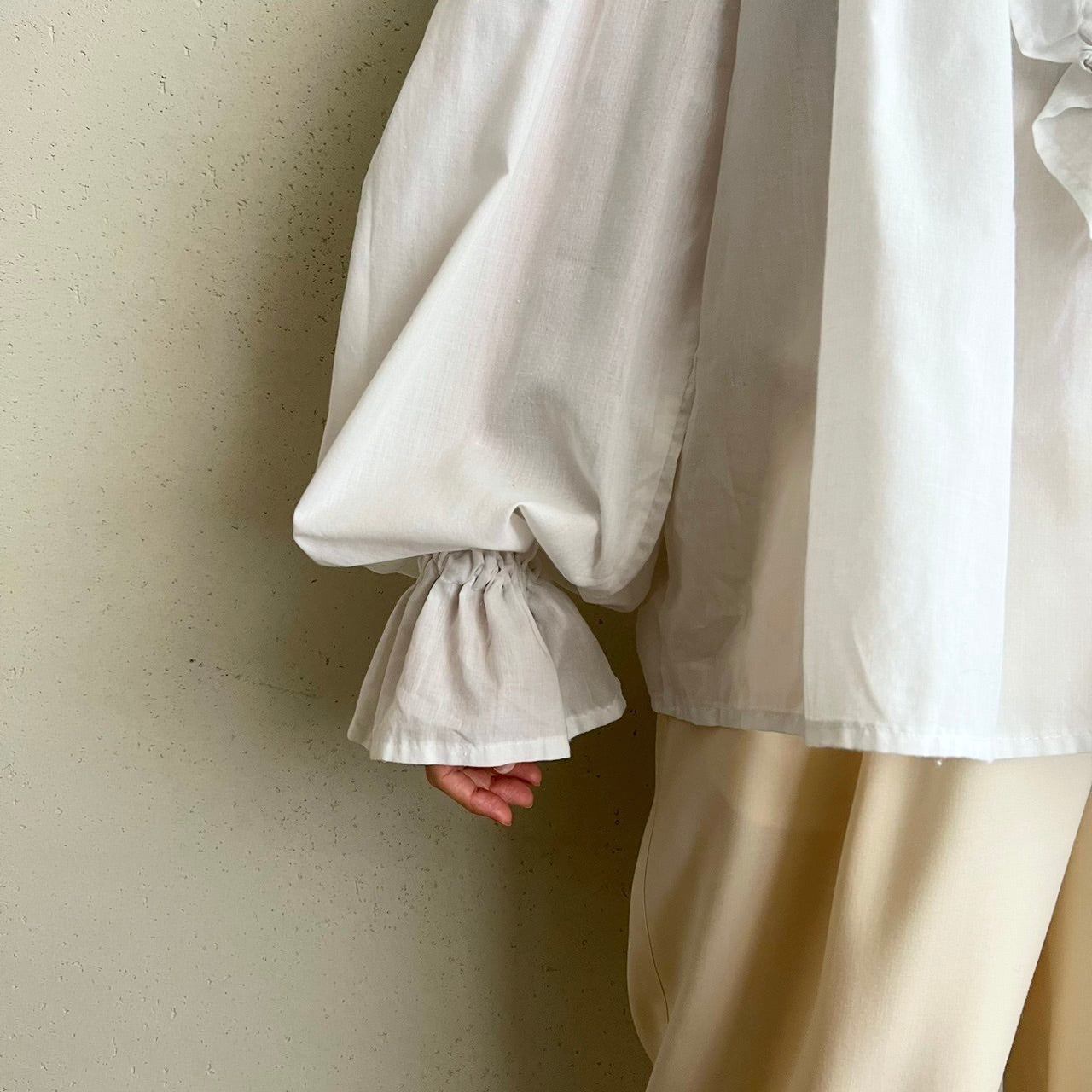 80s White Ruffle Blouse