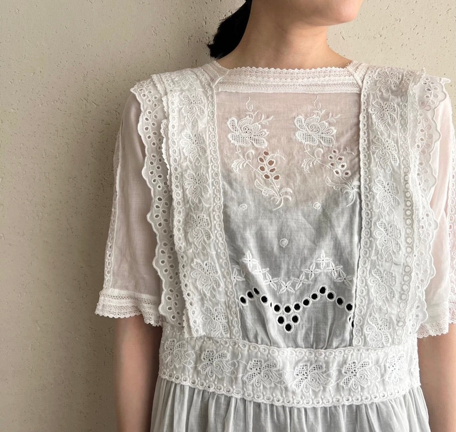 90s Lace Blouse