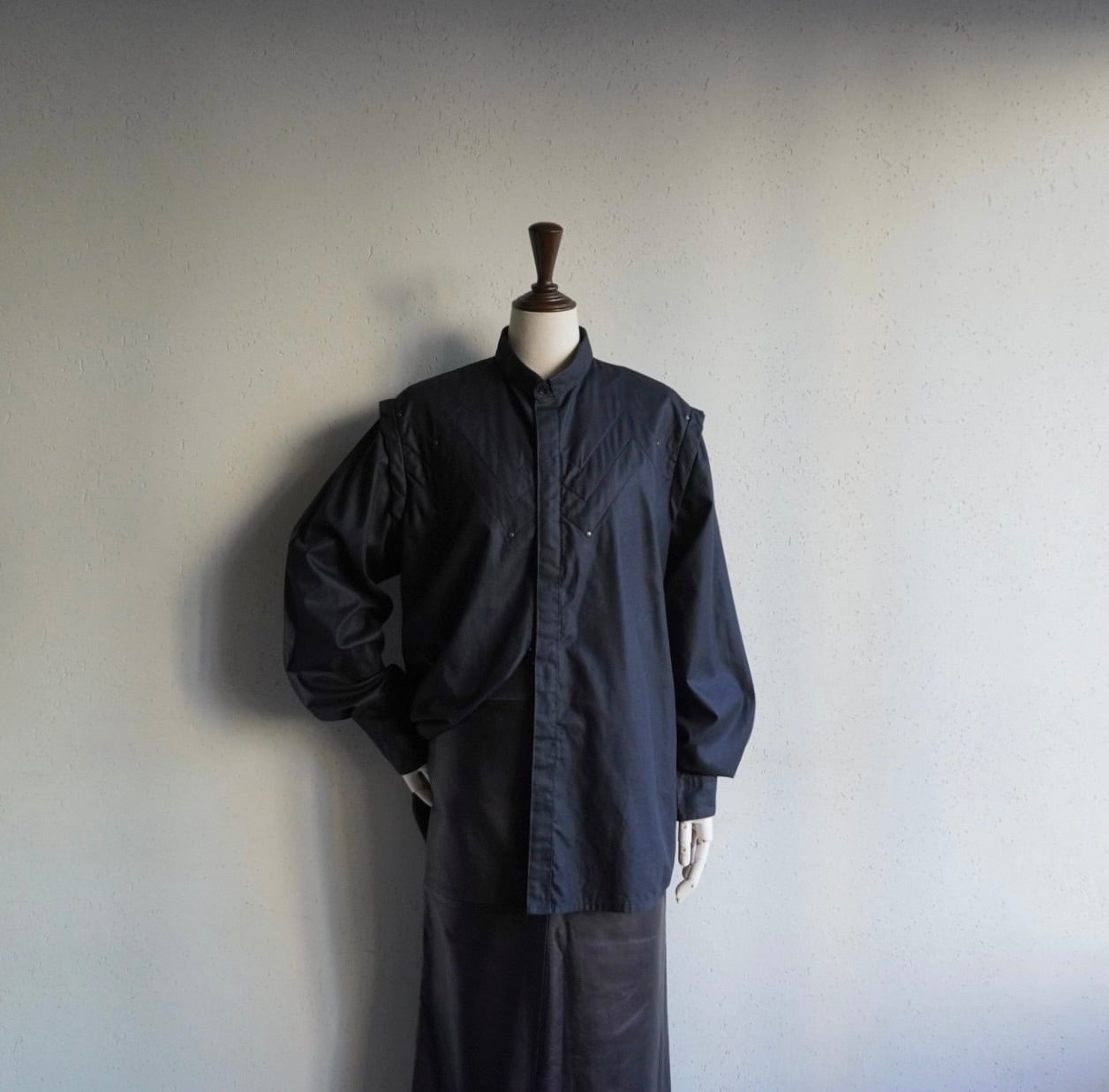 90s Black Design Shirt