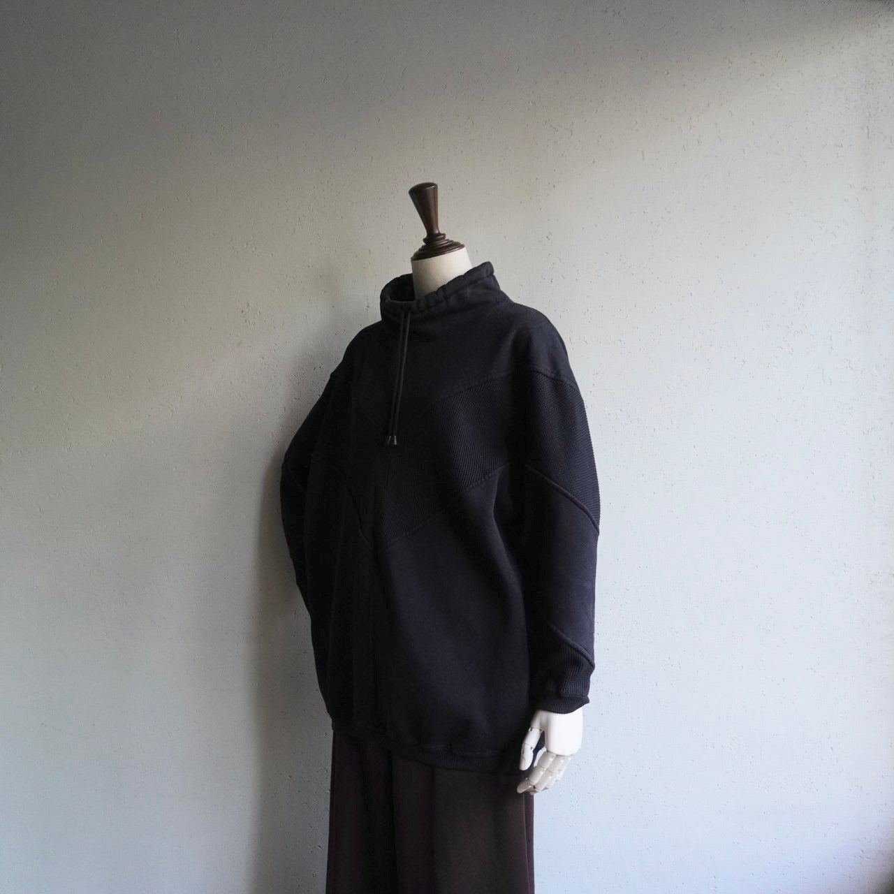 90s Design Black Sweater