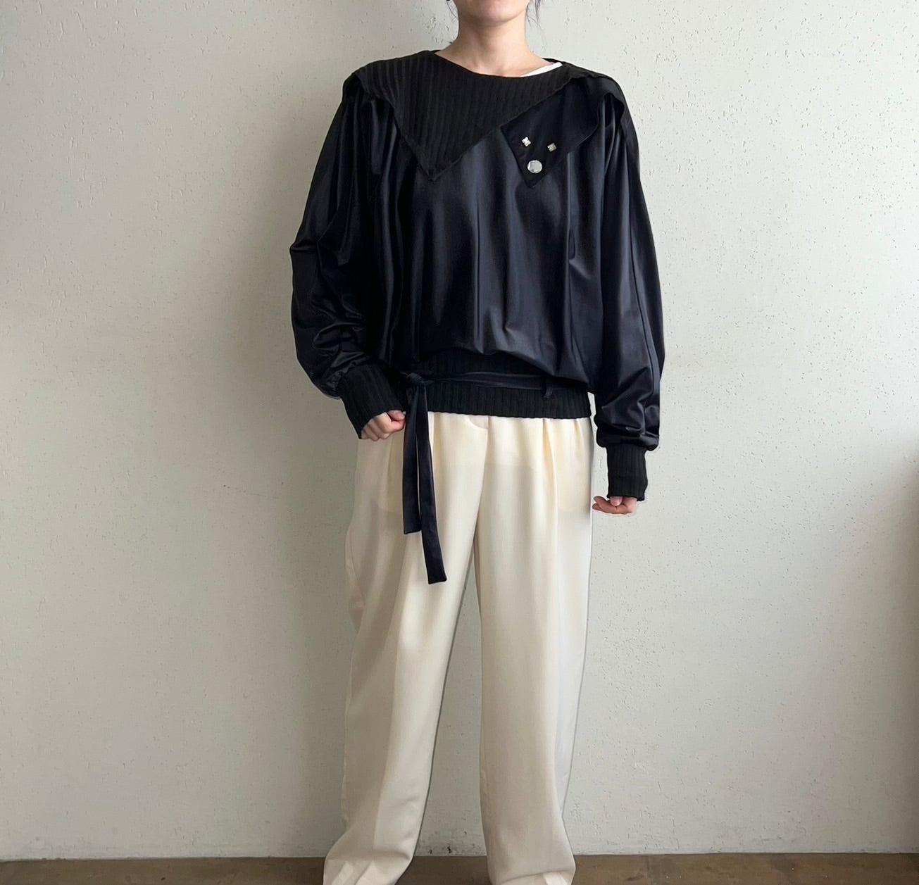 90s Black Design Top