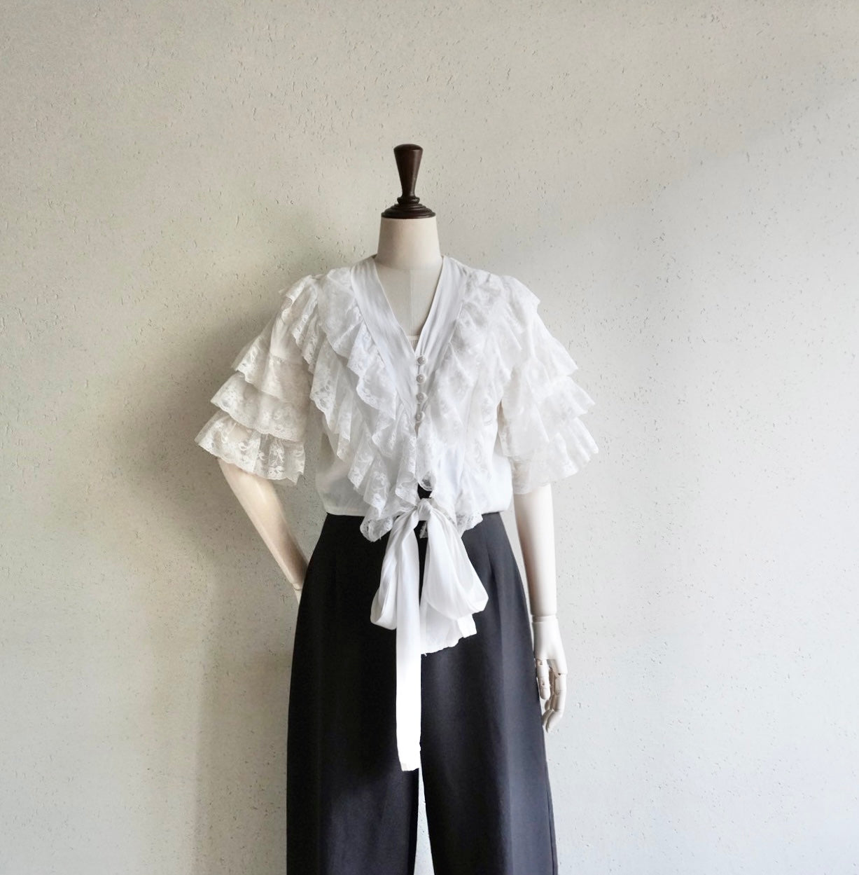 80s Lace Design Blouse