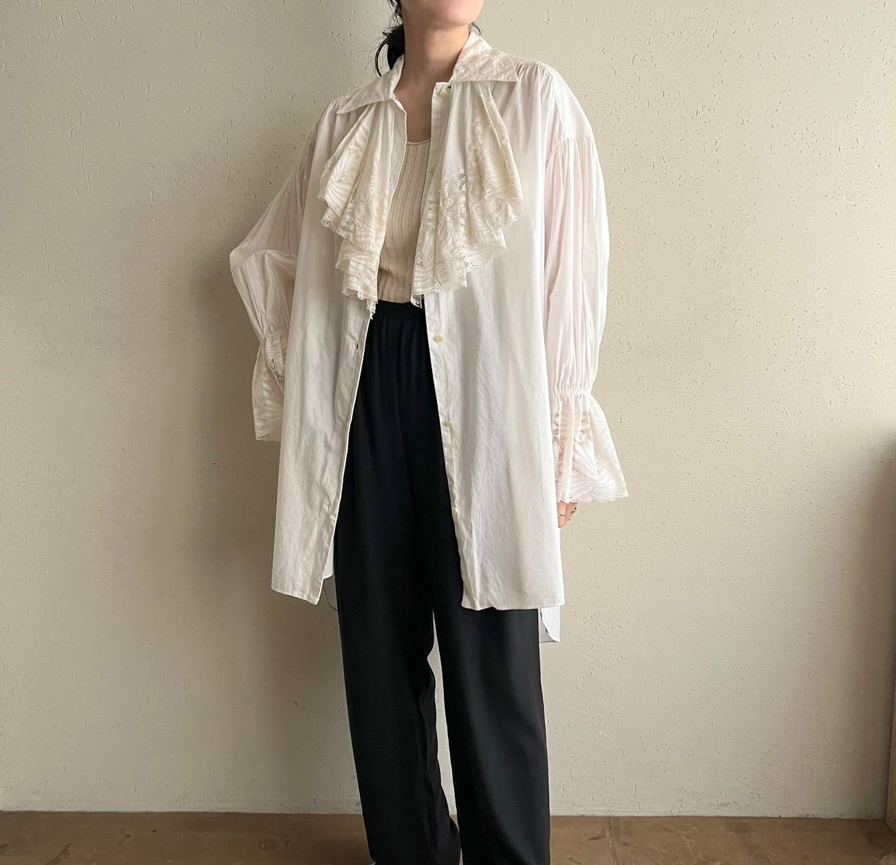90s”NATORI” Lace Design Shirt
