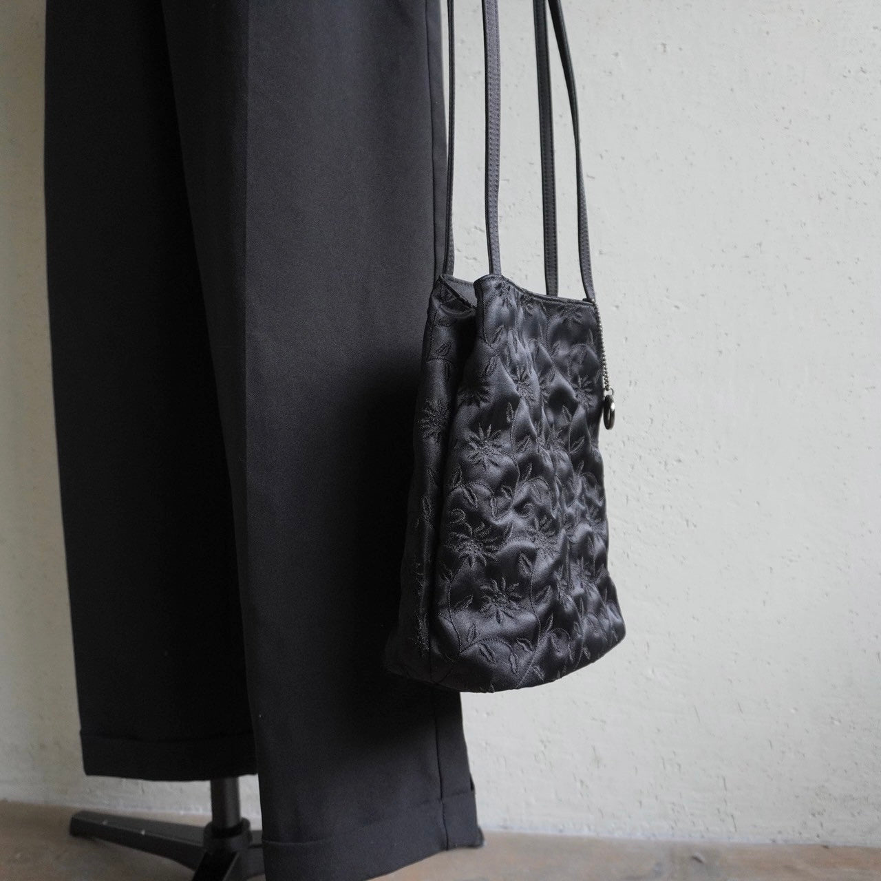 "NINE WEST” Embroidery Bag