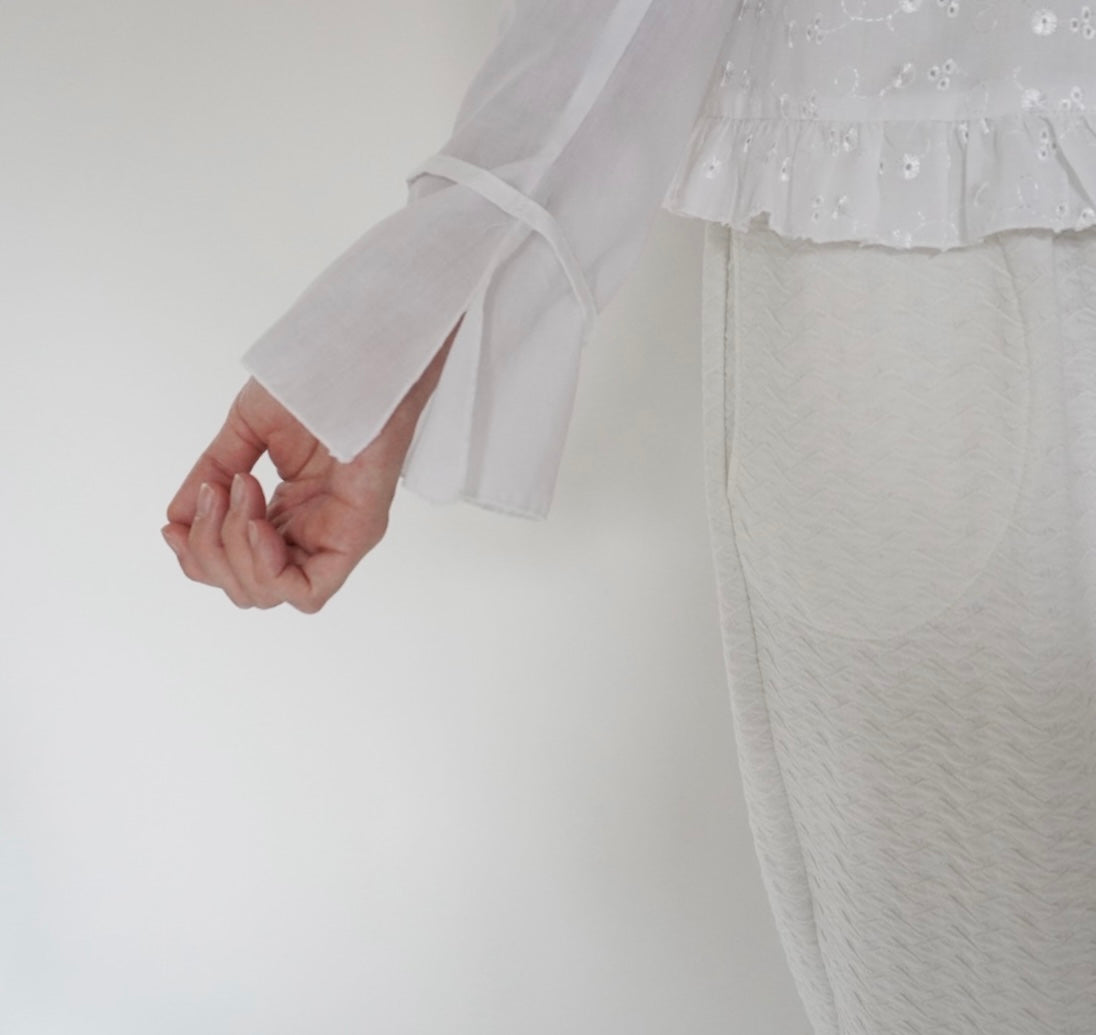 90s Lace Design Blouse