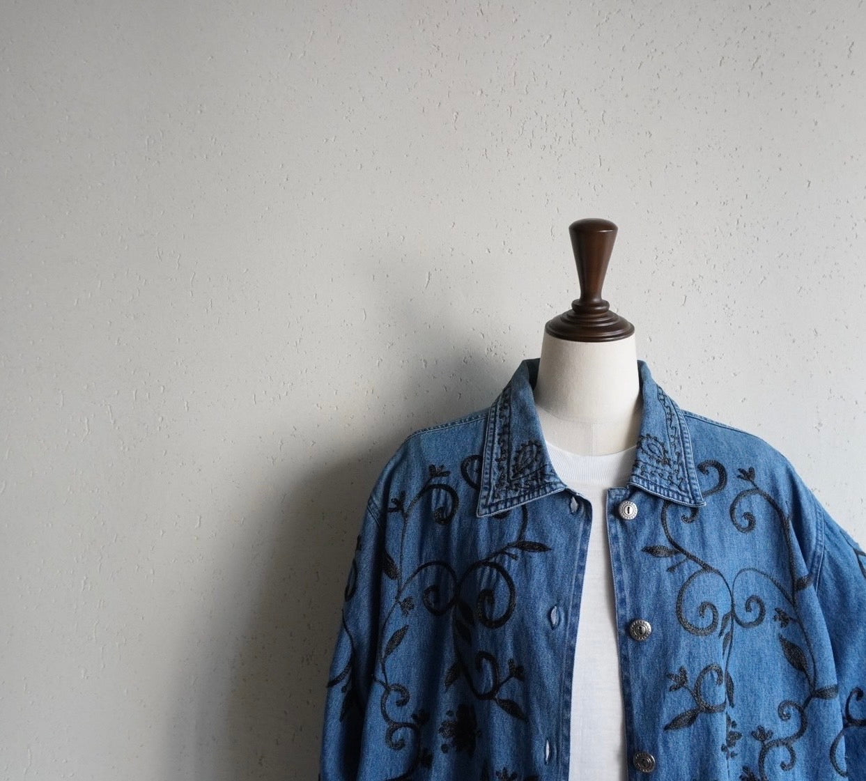 90s Embroidery Denim Jacket