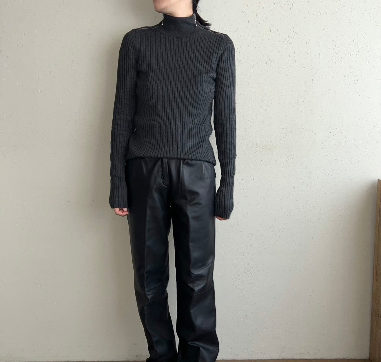 90s Zip Design Ribbed Top