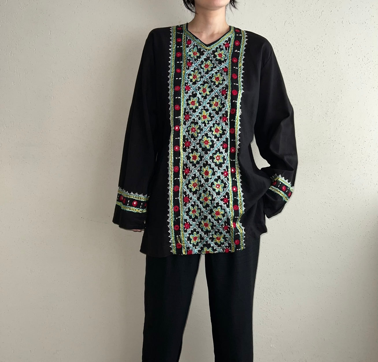 70s Embroidery Blouse