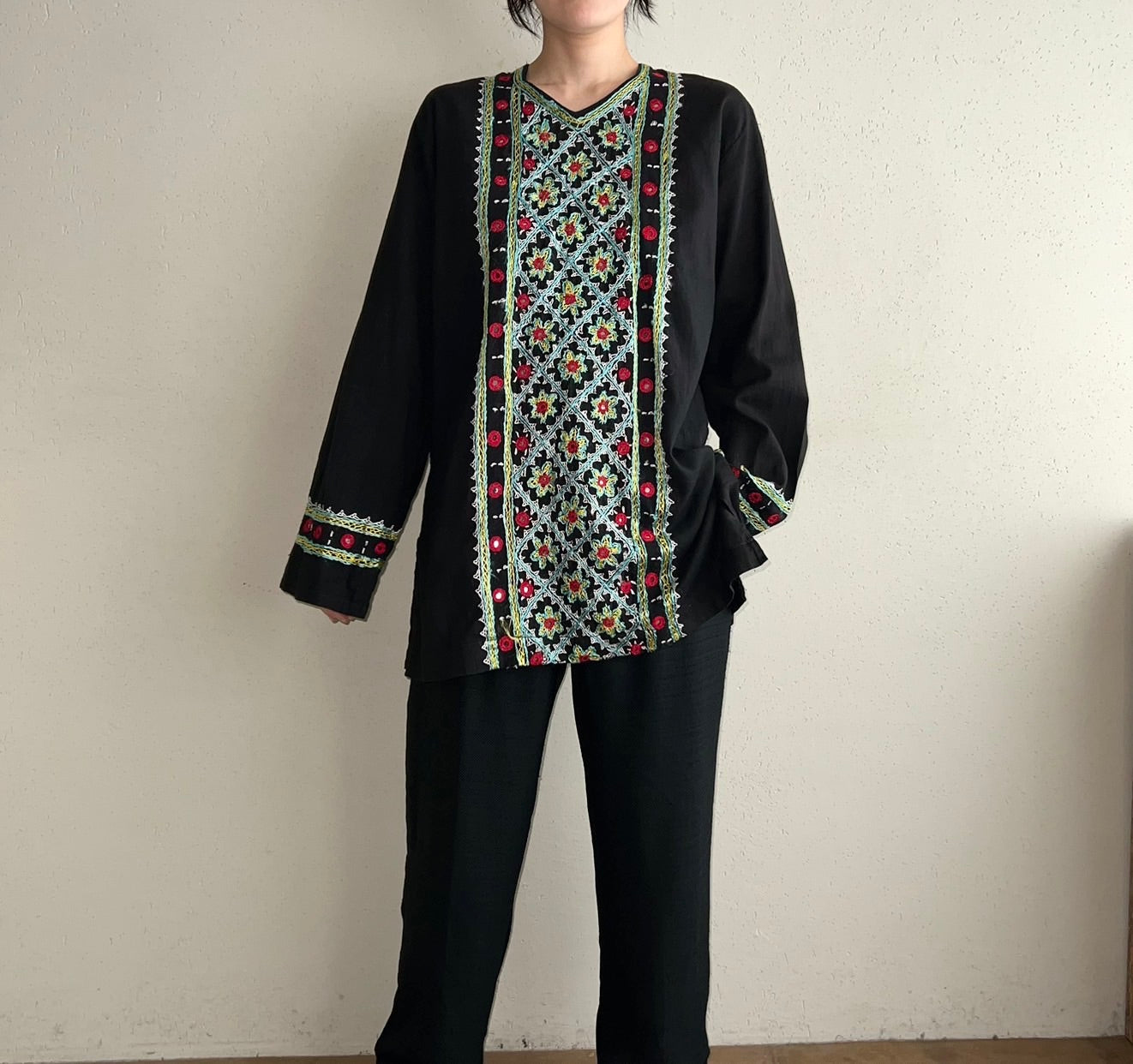 70s Embroidery Blouse