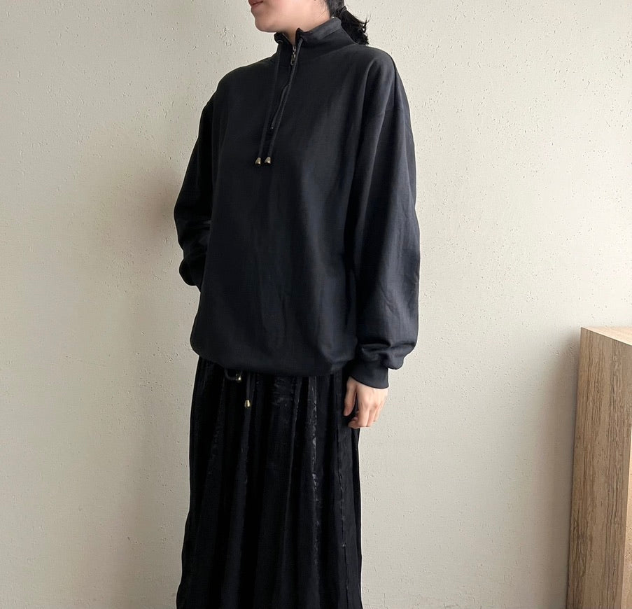 90s Zipped Black Sweater
