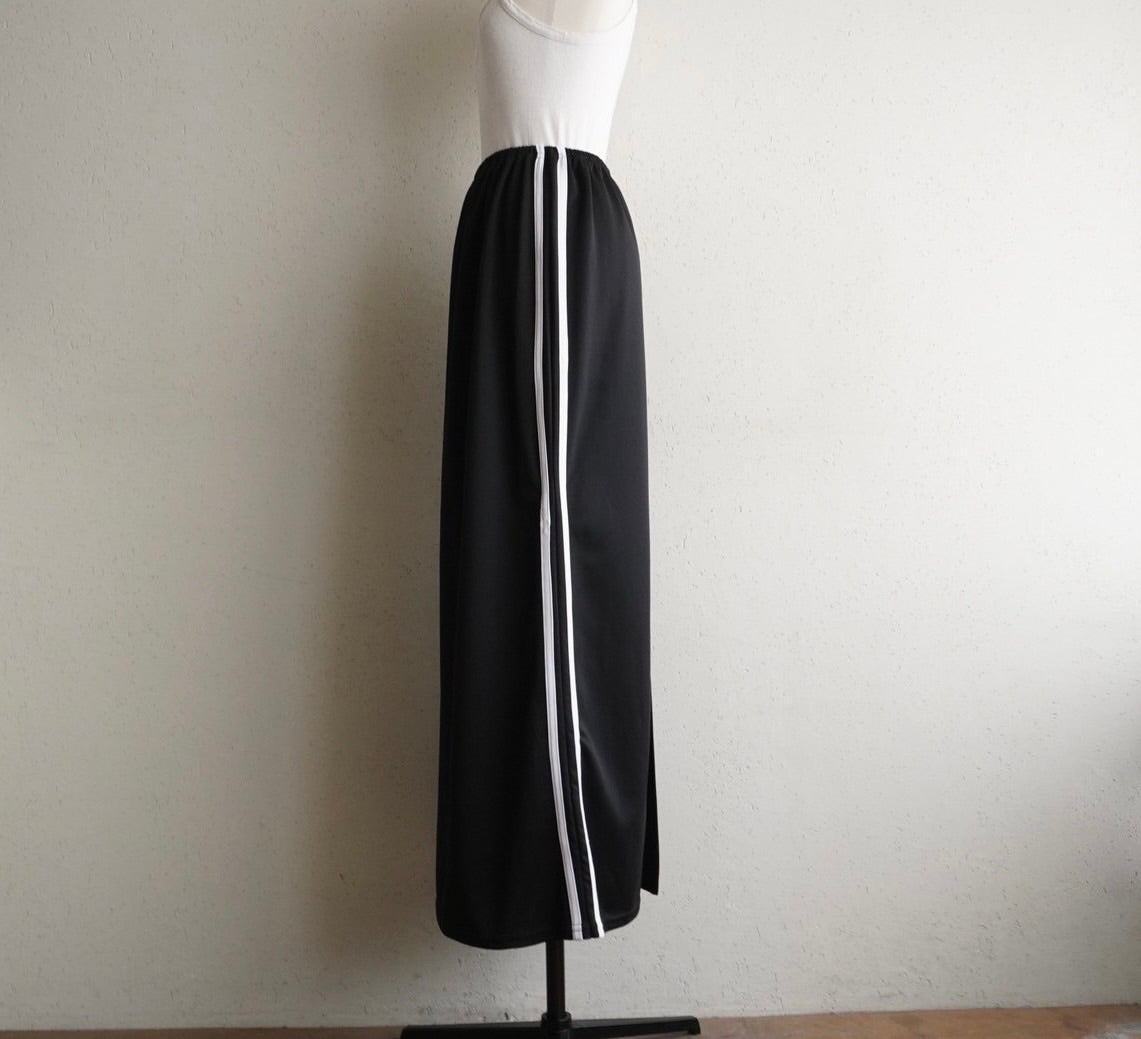 90s Side Line Skirt
