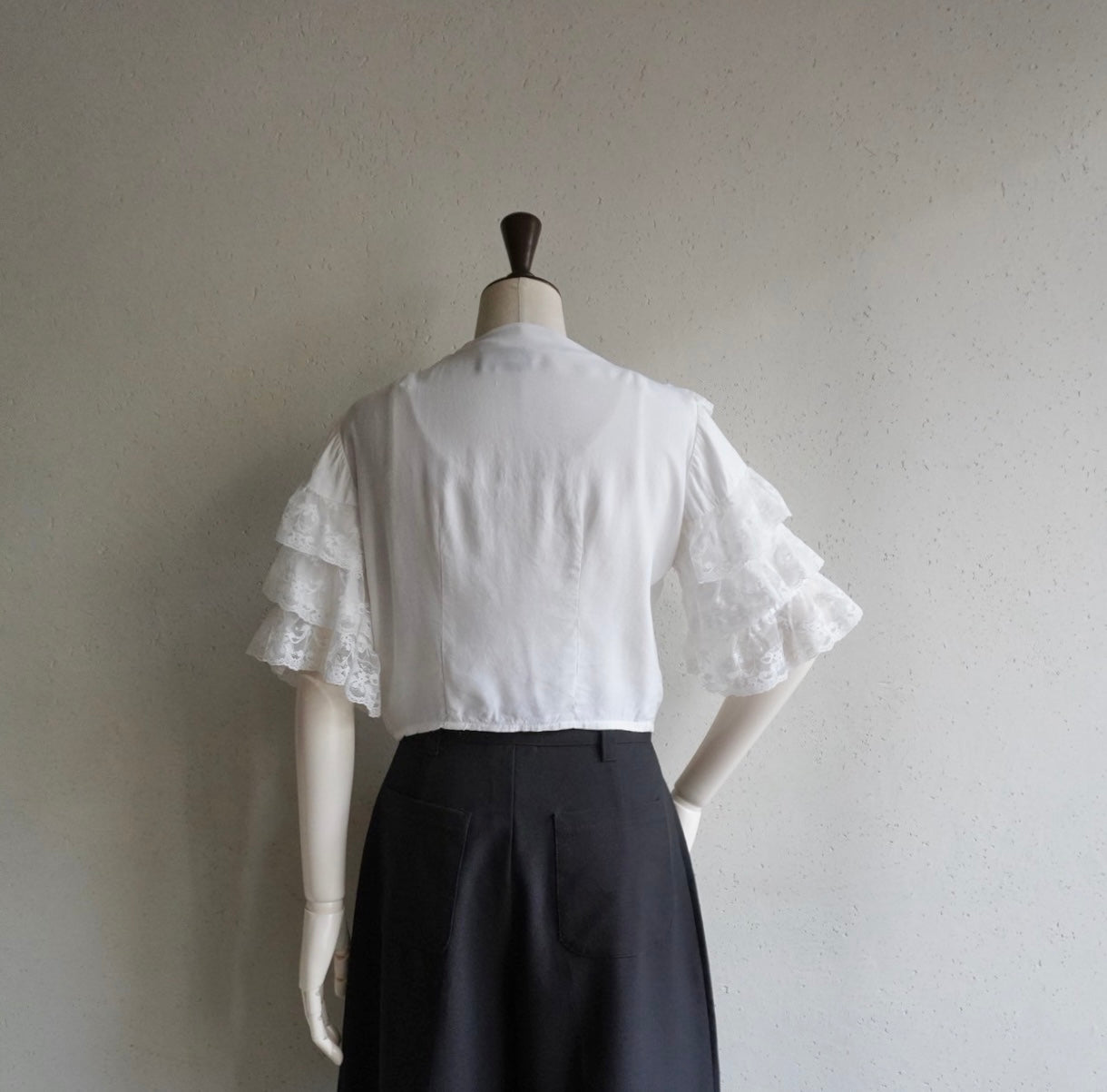 80s Lace Design Blouse