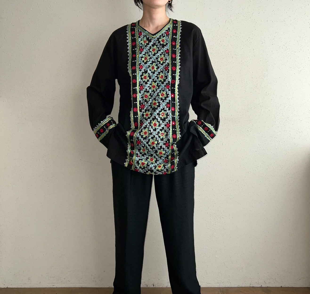 70s Embroidery Blouse