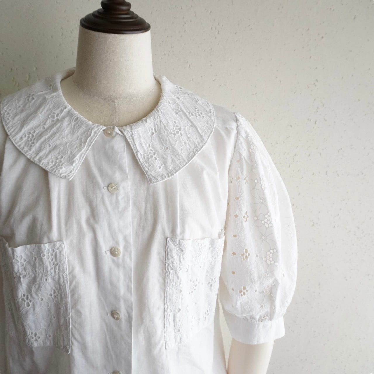 80s Lace Design Blouse