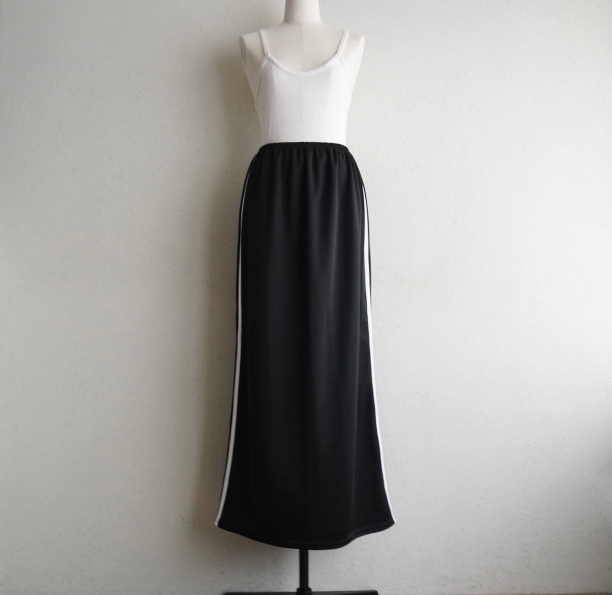 90s Side Line Skirt
