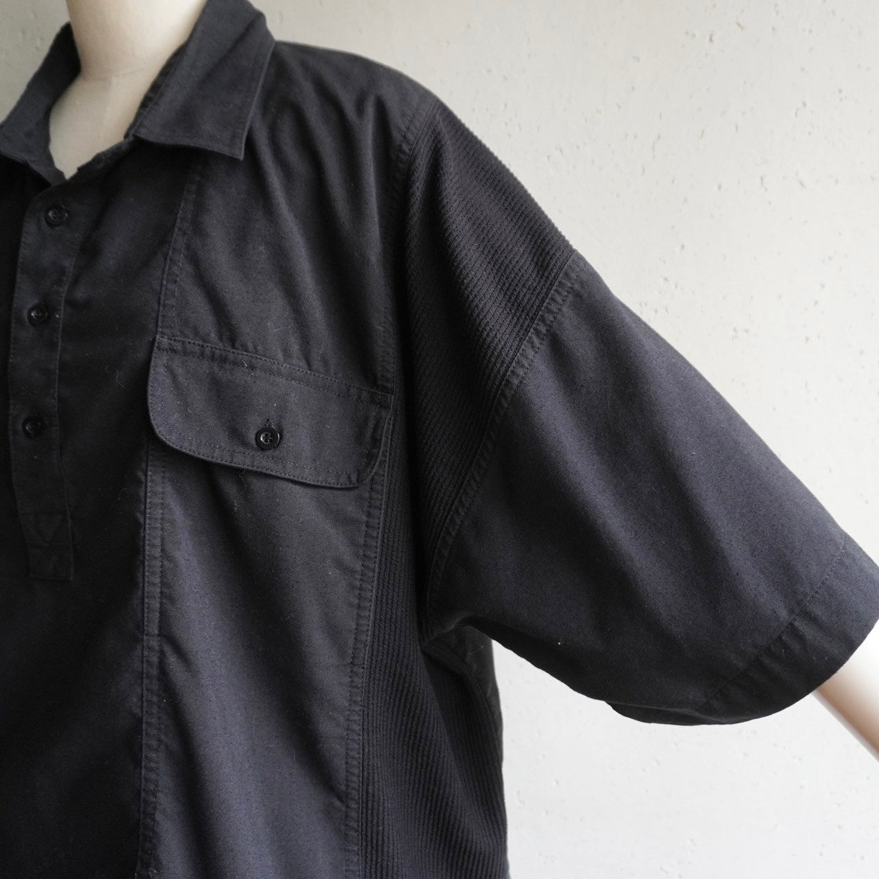 90s Black Design Top