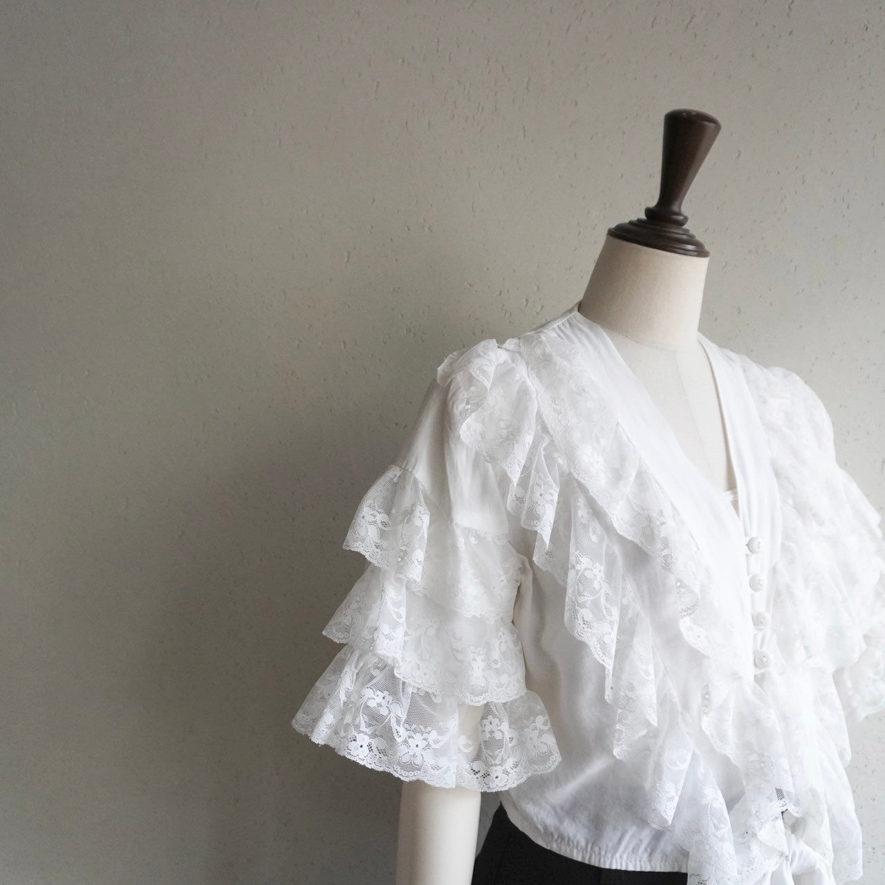 80s Lace Design Blouse