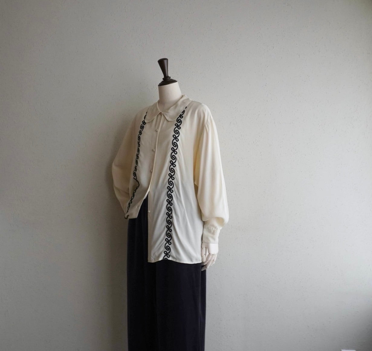 90s "cacharel"Embroidery Shirt Made in Italy