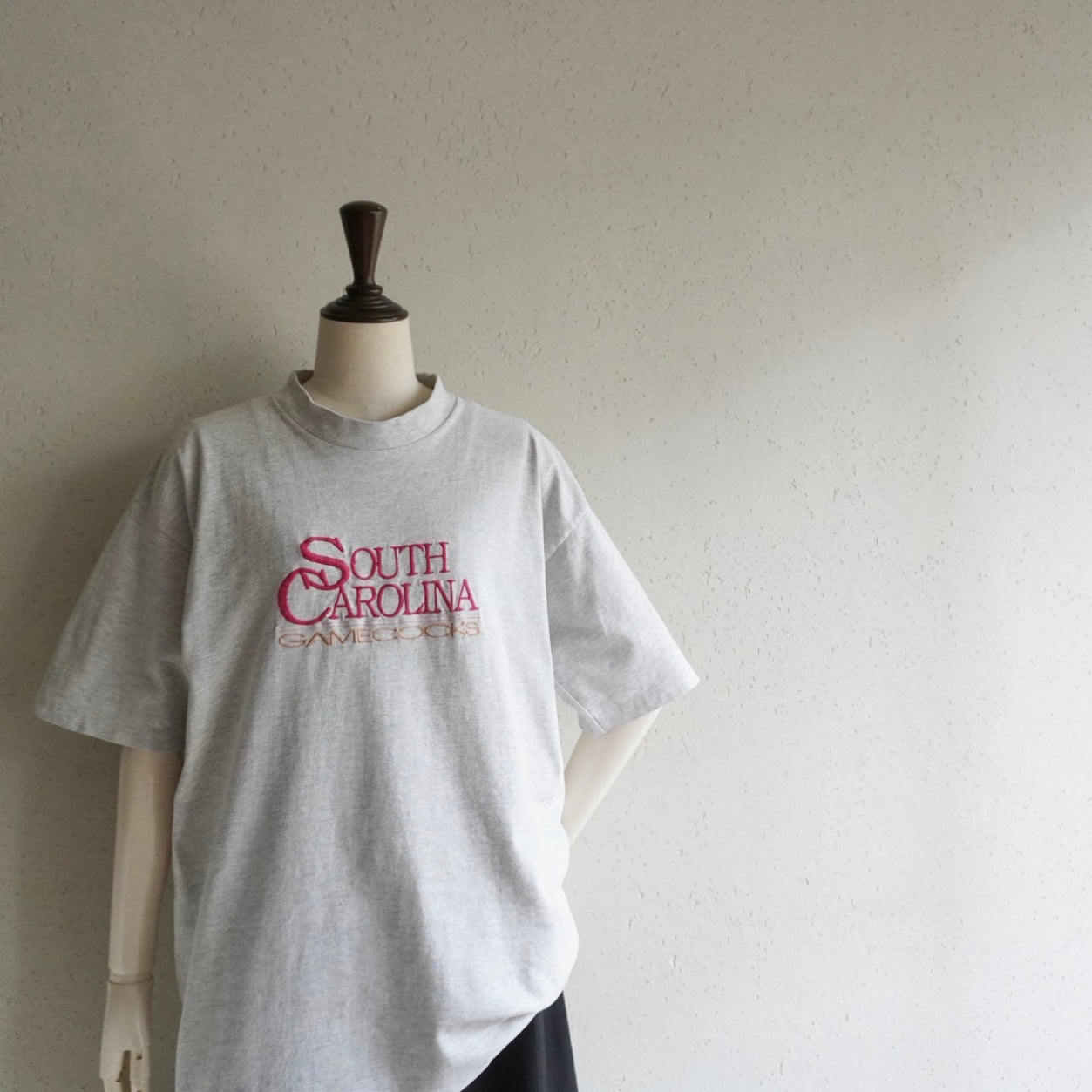 90s Embroidery High Neck T-shirt