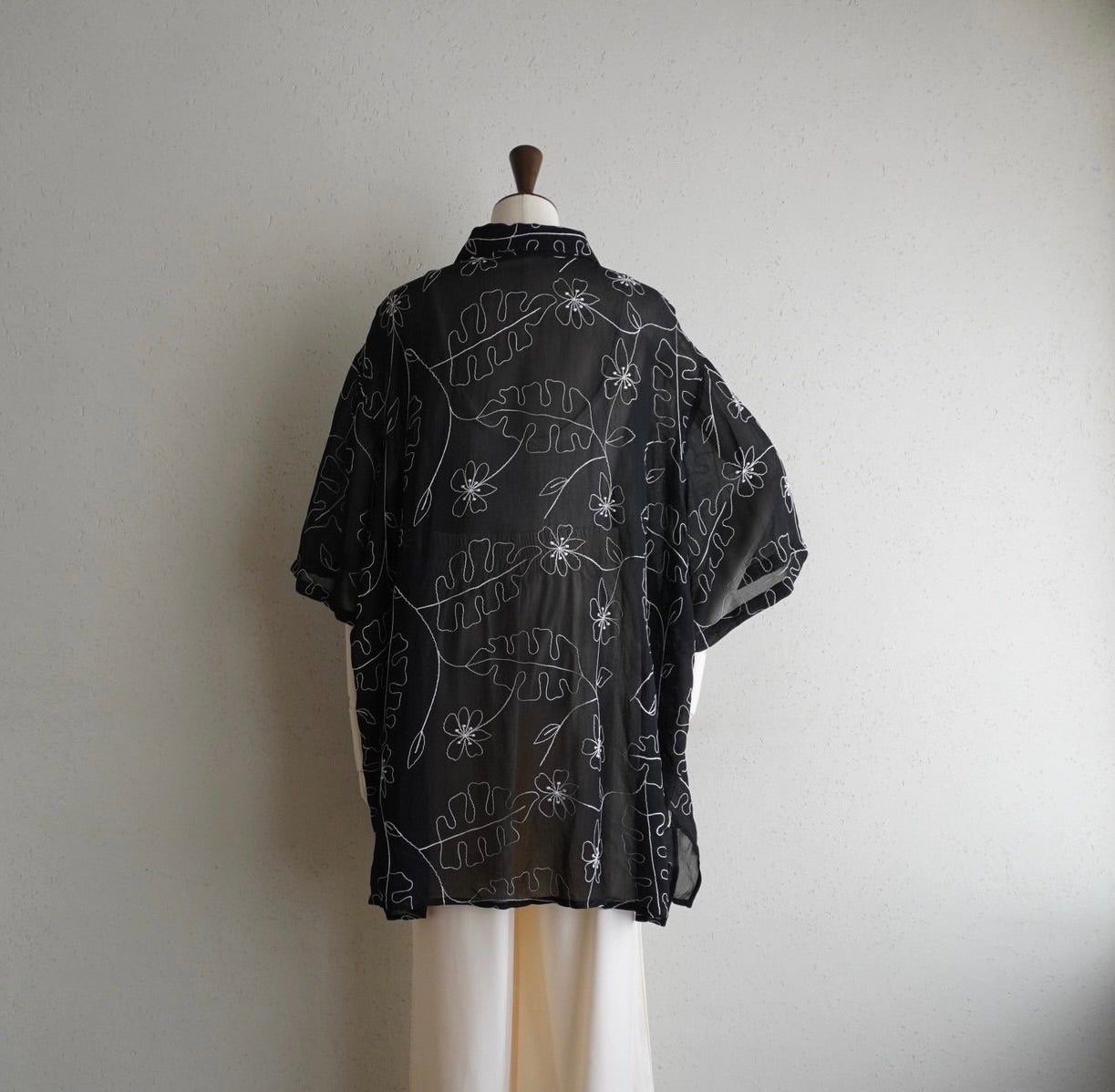 90s Embroidery Sheer Shirt