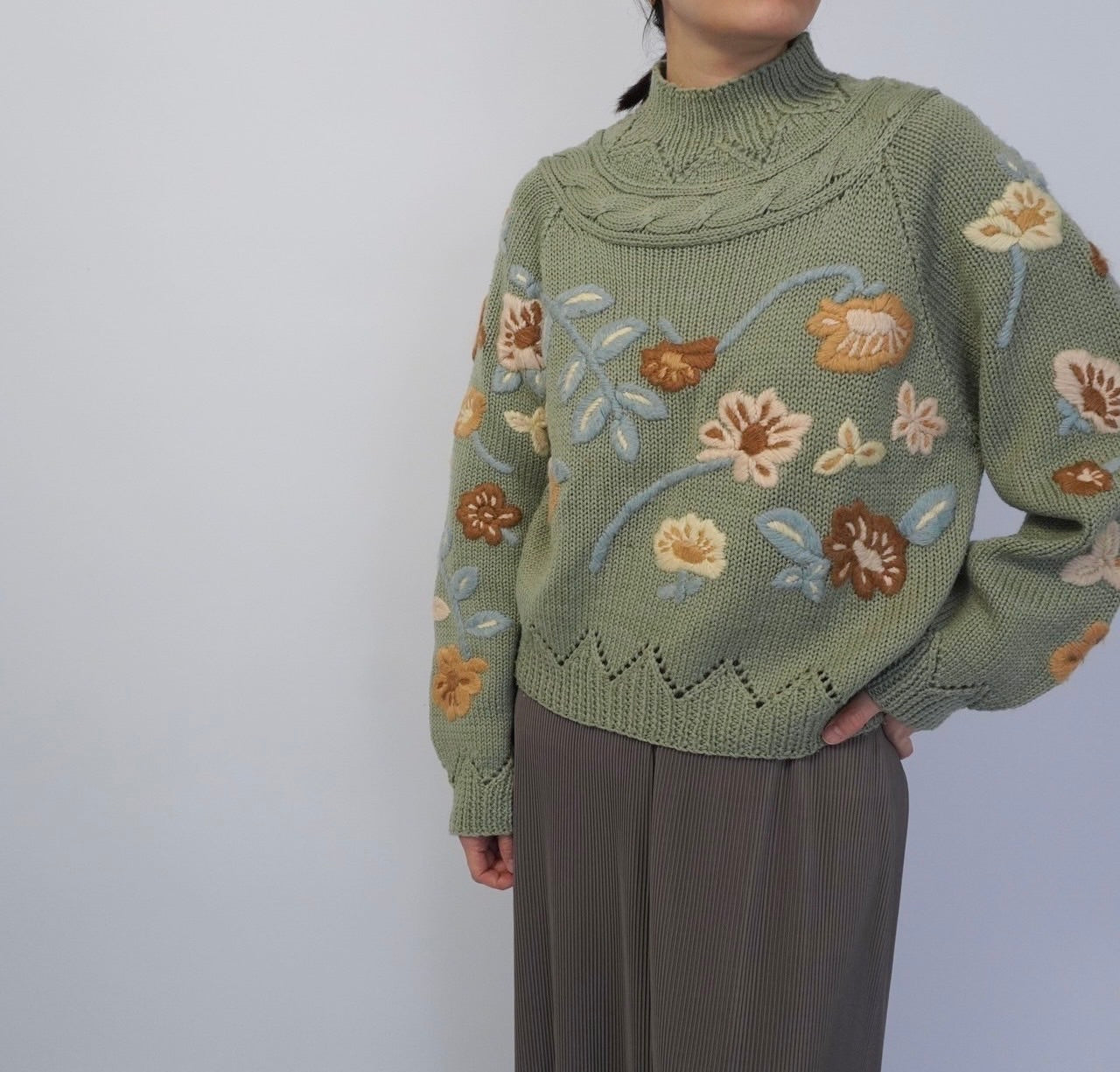 90s Embroidery Knit