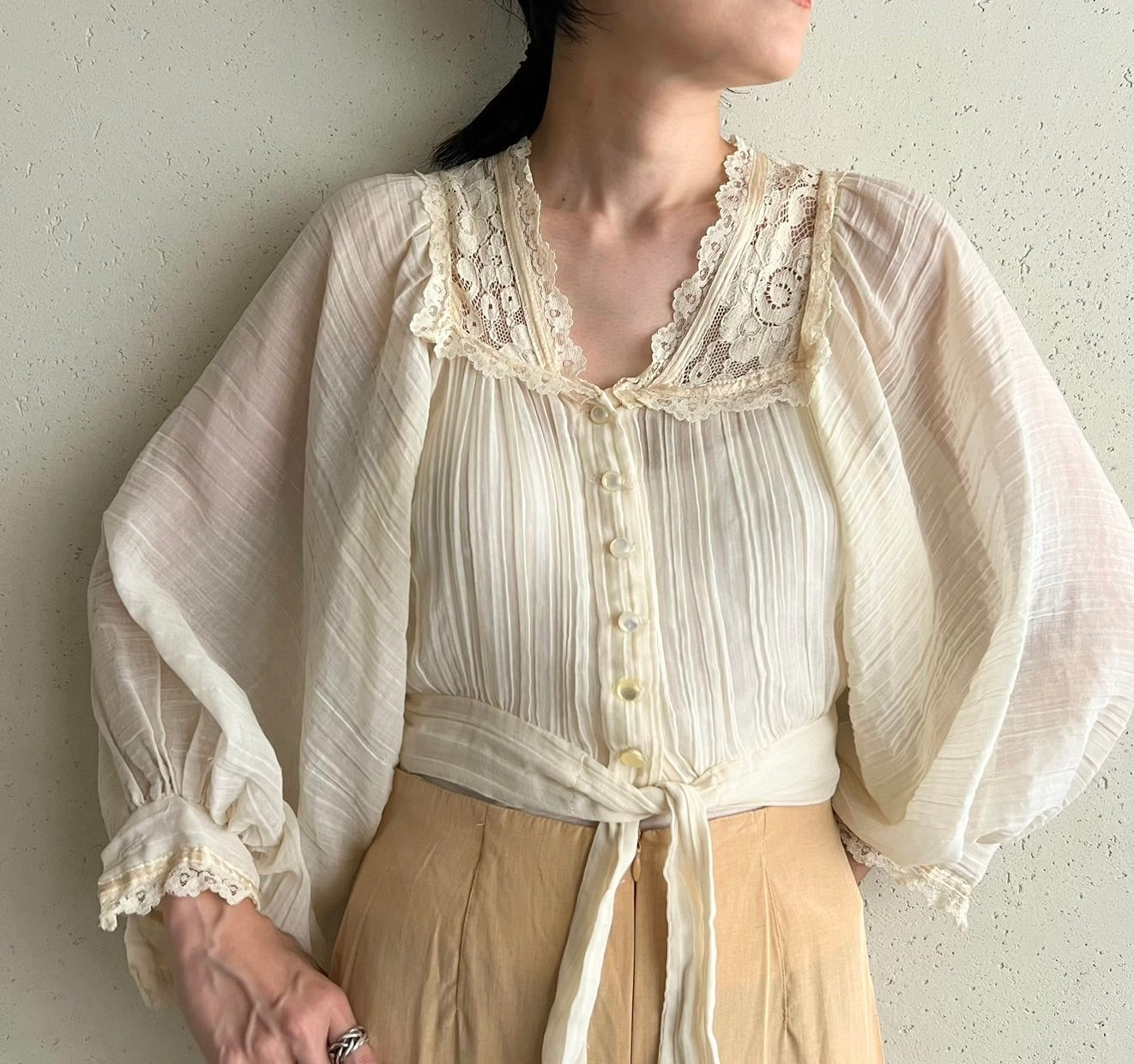 70s Lace Design Blouse
