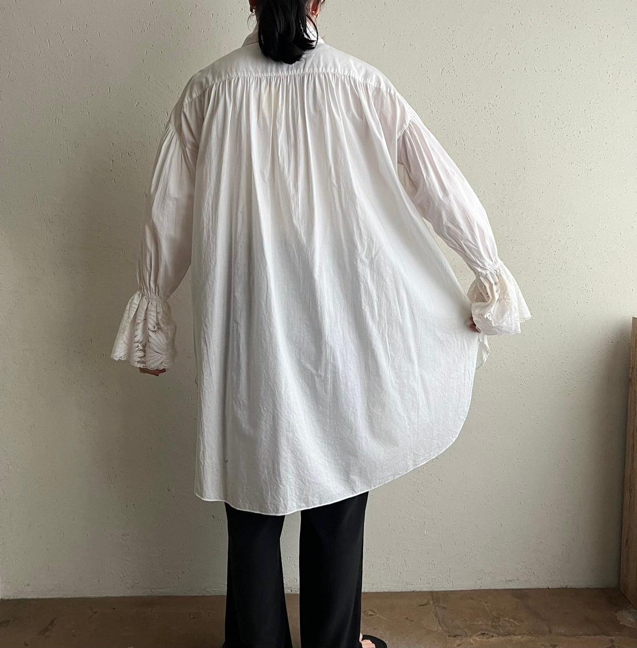 90s”NATORI” Lace Design Shirt
