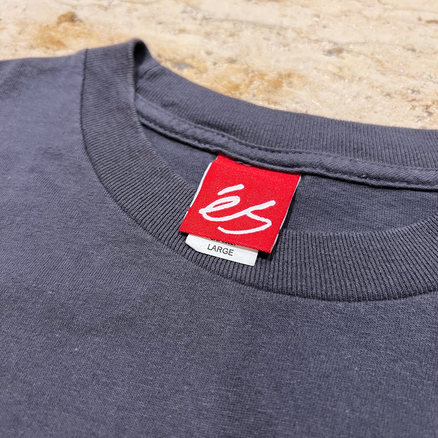 00s "es" T-shirt
