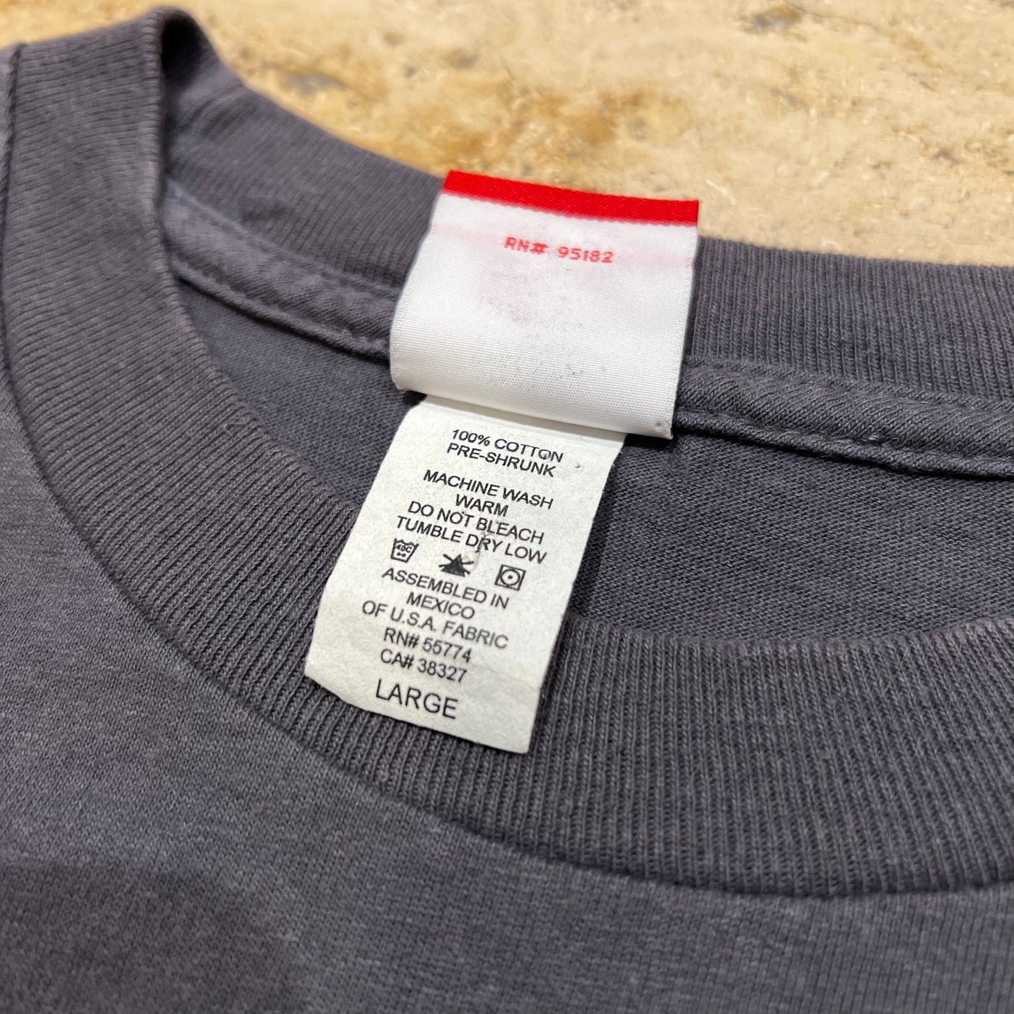 00s "es" T-shirt