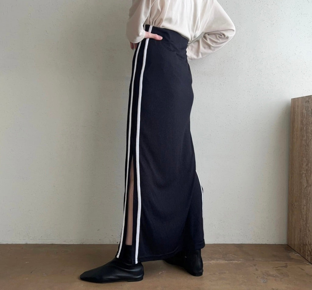 90s Side Line Skirt