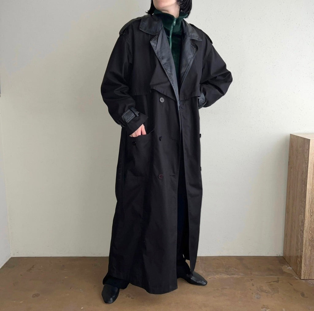 90s Black Design Coat