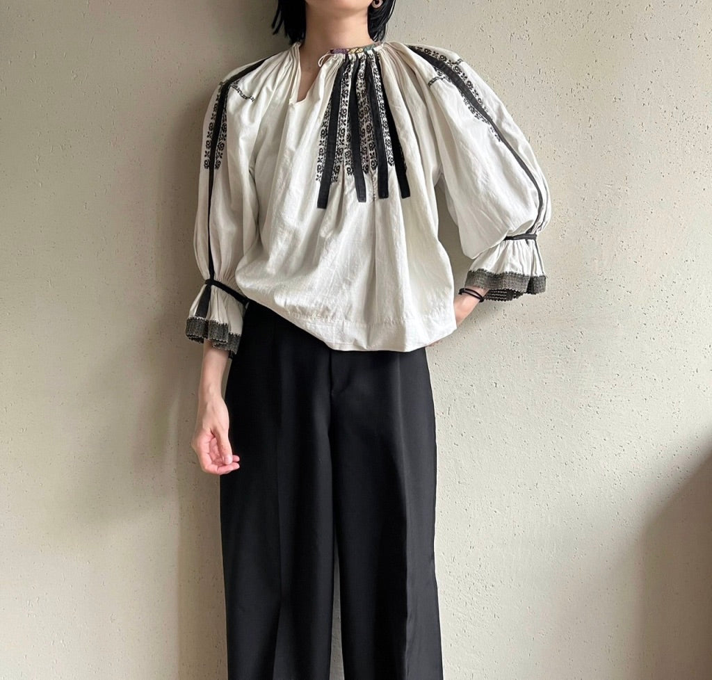 30,40s Romanian Embroidery Blouse
