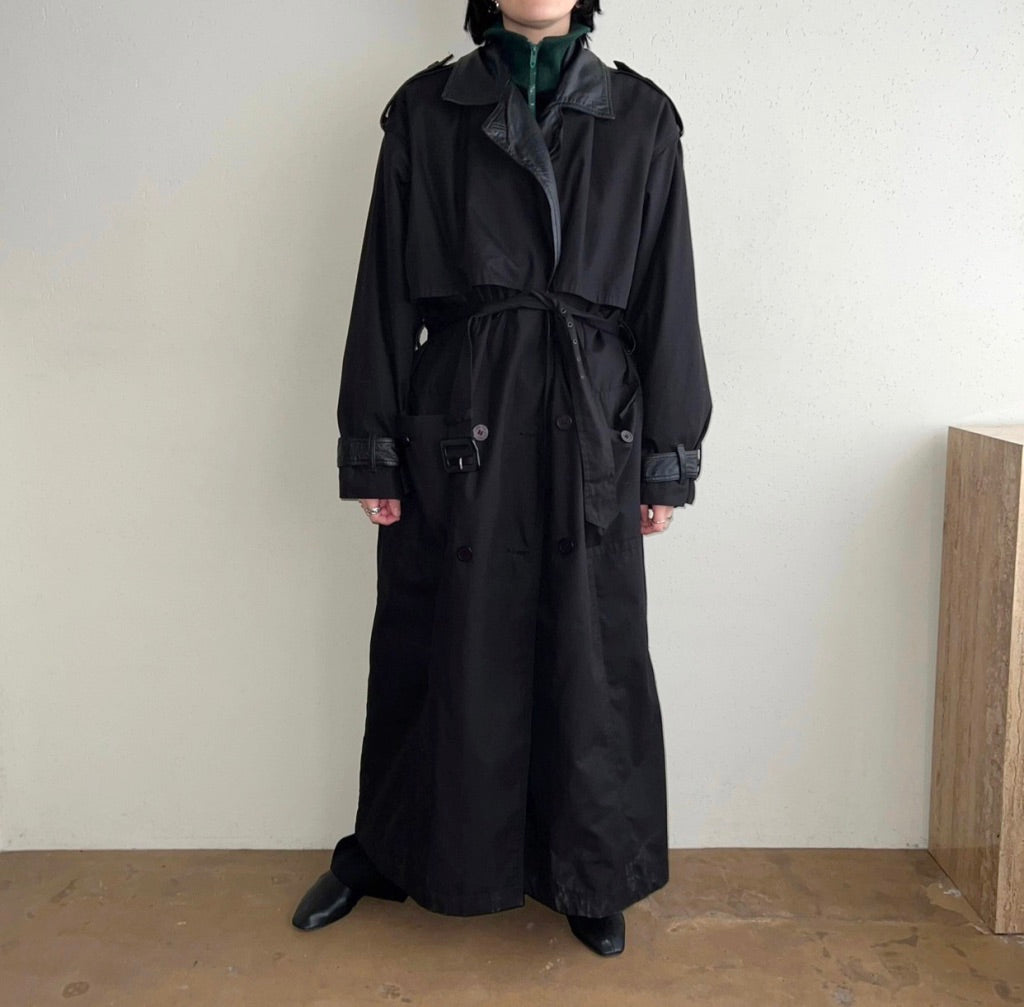 90s Black Design Coat