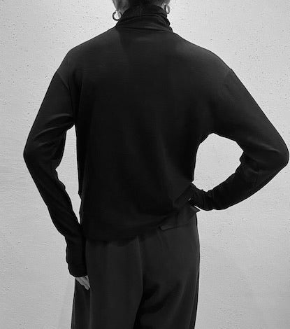 Kraud LOOSE-FIT TURTLE NECK TOP