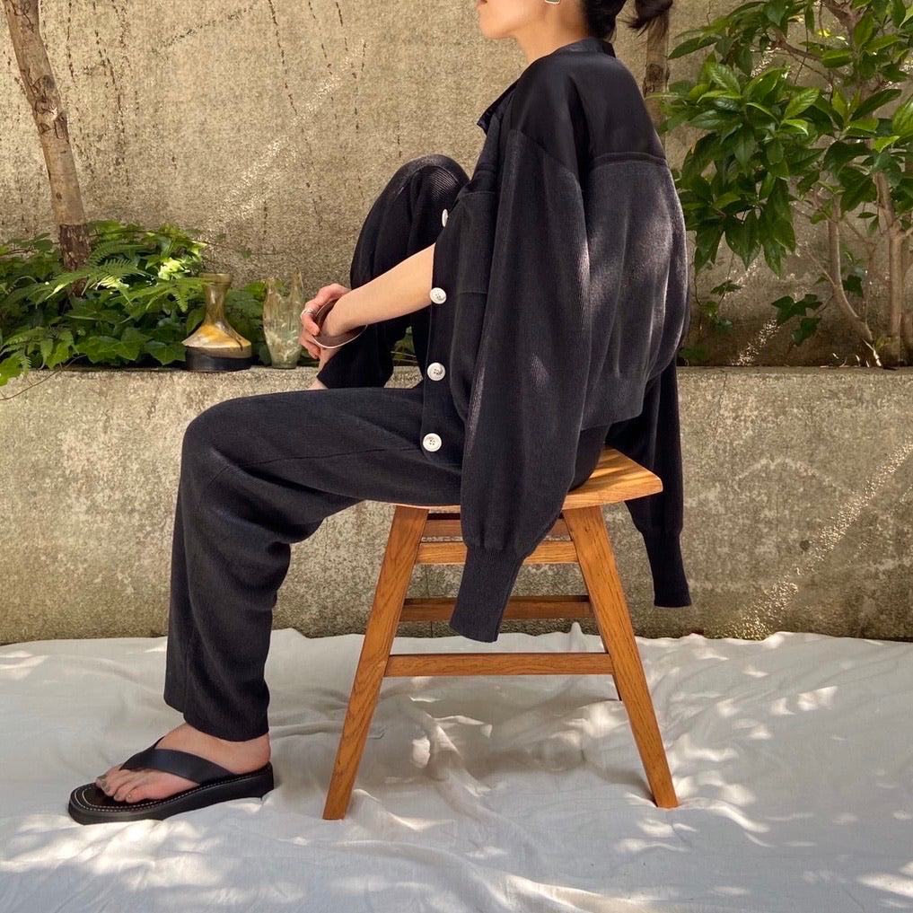 Kraud HIGH-WAIST KNIT PANTS