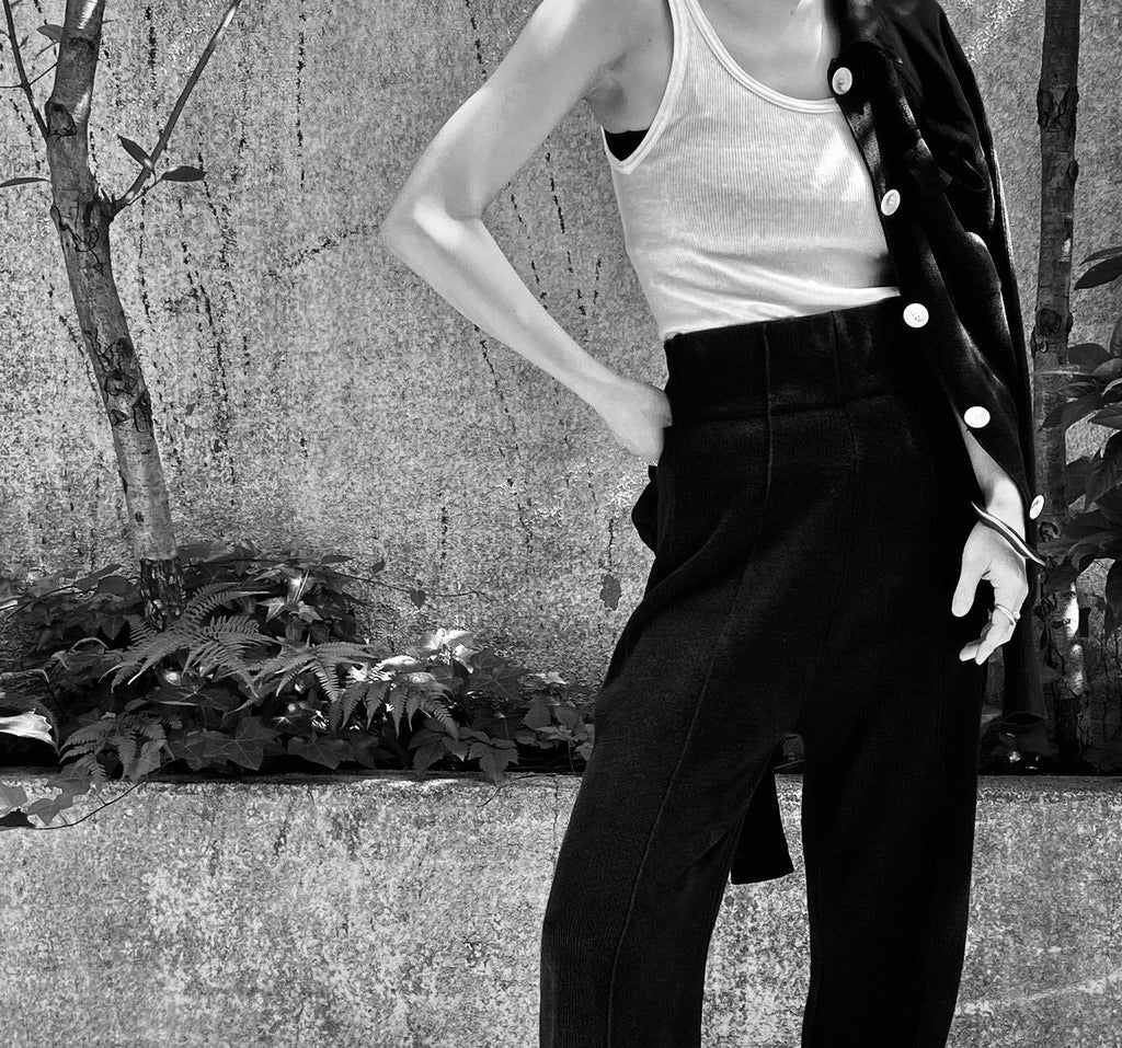 Kraud HIGH-WAIST KNIT PANTS