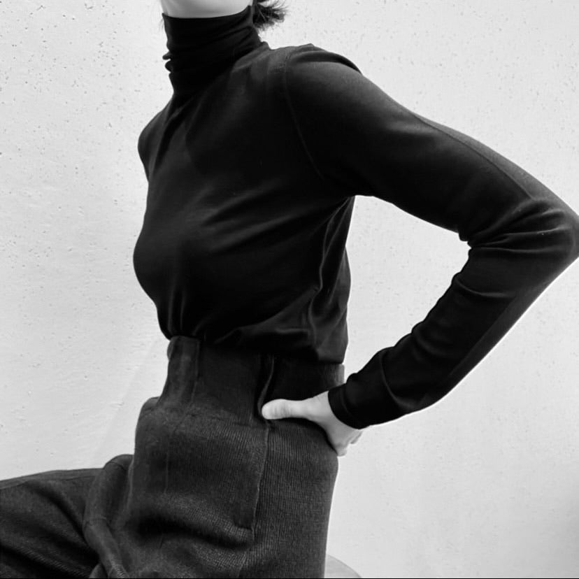 Kraud TIGHT-FIT TURTLE NECK TOP
