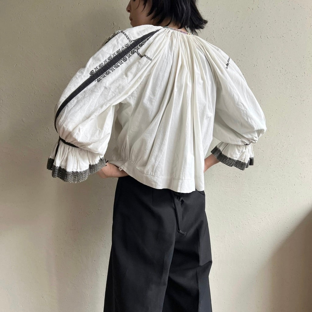 30,40s Romanian Embroidery Blouse
