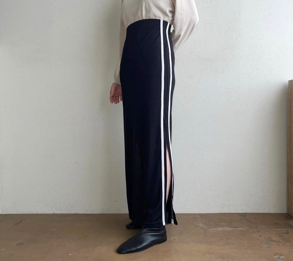 90s Side Line Skirt